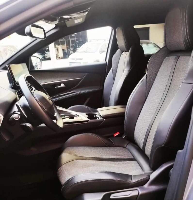 
								Peugeot 5008 Allure Pack Hybrid full									