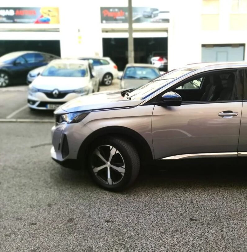 
								Peugeot 5008 full									