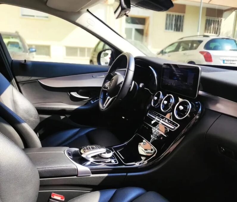 
								Mercedes-Benz EQB 250 full									