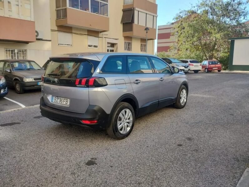 
								Peugeot 5008 full									