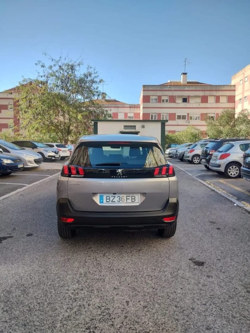 
								Peugeot 5008 full									