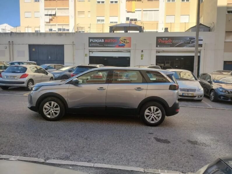 
								Peugeot 5008 full									