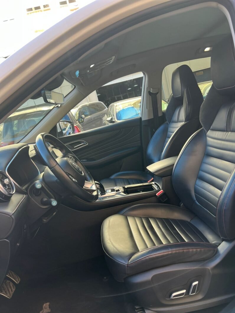 
								MG EHS PHEV-LUXURY full									