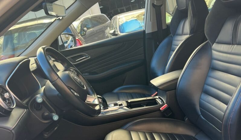 
								MG EHS PHEV-LUXURY full									