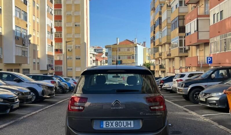 
								Citroen C4 7-seater full									