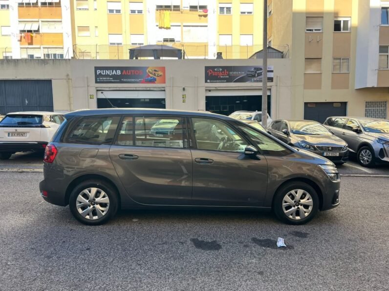 
								Citroen C4 7-seater full									