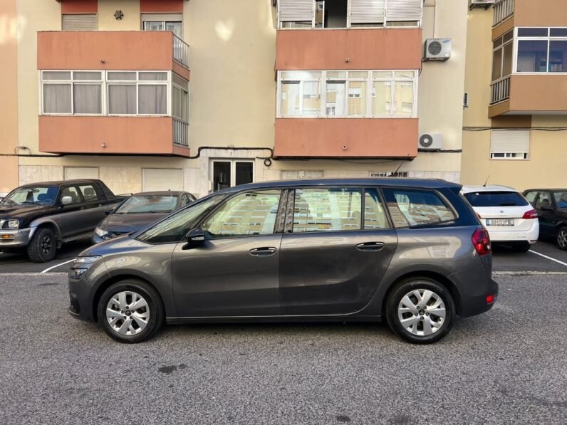 
								Citroen C4 7-seater full									