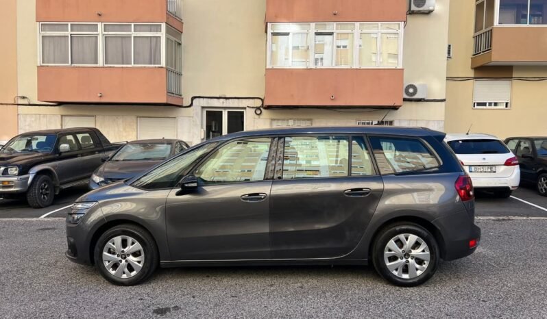
								Citroen C4 7-seater full									
