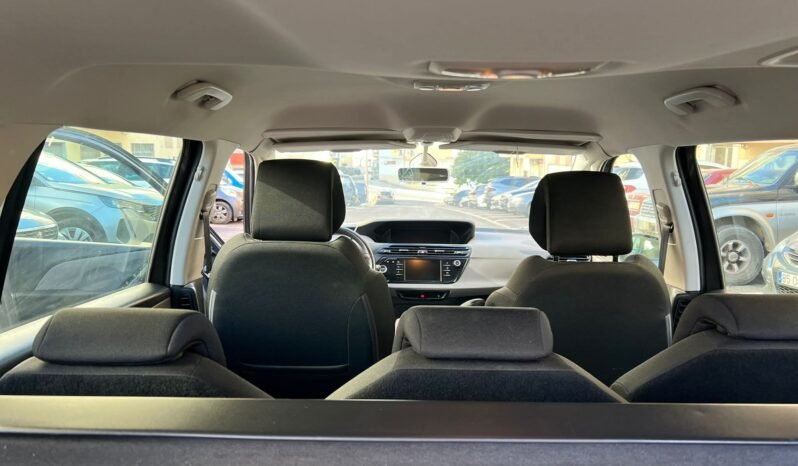 
								Citroen C4 7-seater full									