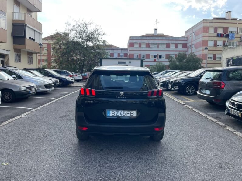 
								Peugeot 5008 full									