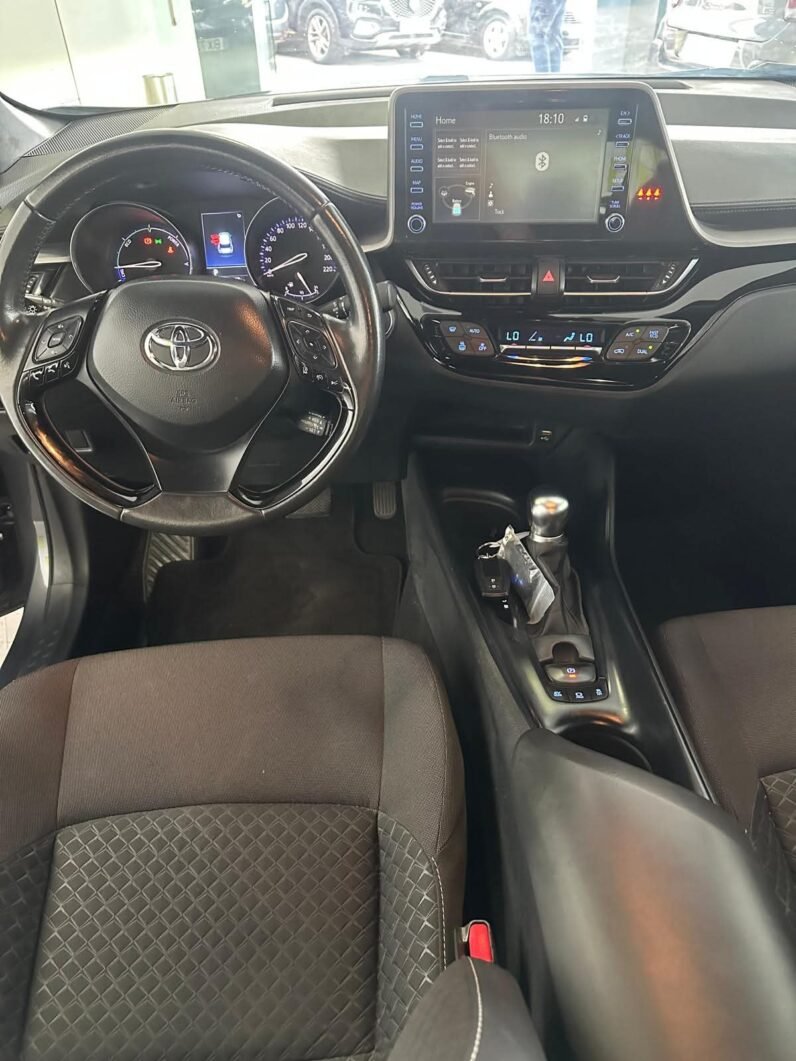 
								Toyota CHR 1.8 full									