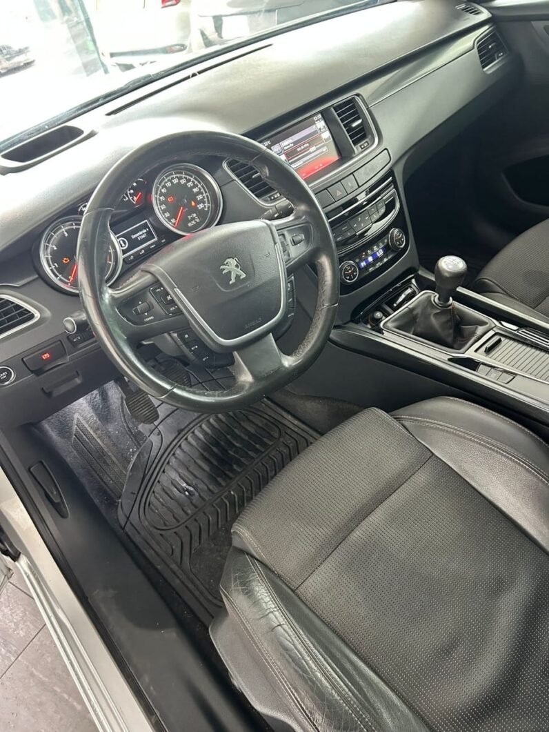 
								Peugeot 508 full									