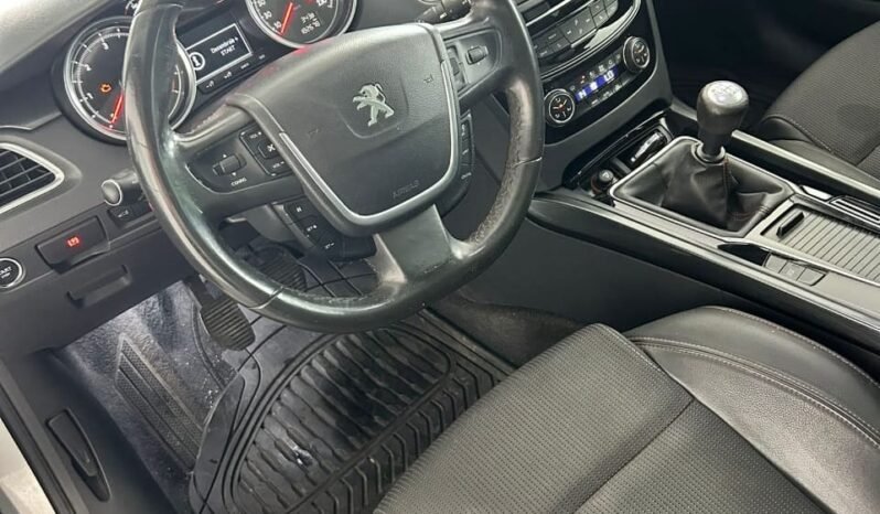 
								Peugeot 508 full									