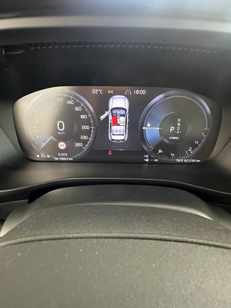 
								VOLVO XZBW XC40 full									