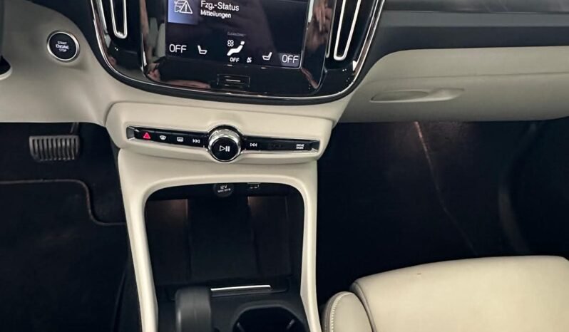 
								VOLVO XZBW XC40 full									