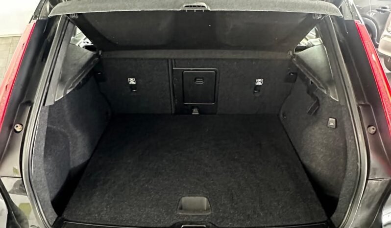 
								VOLVO XZBW XC40 full									