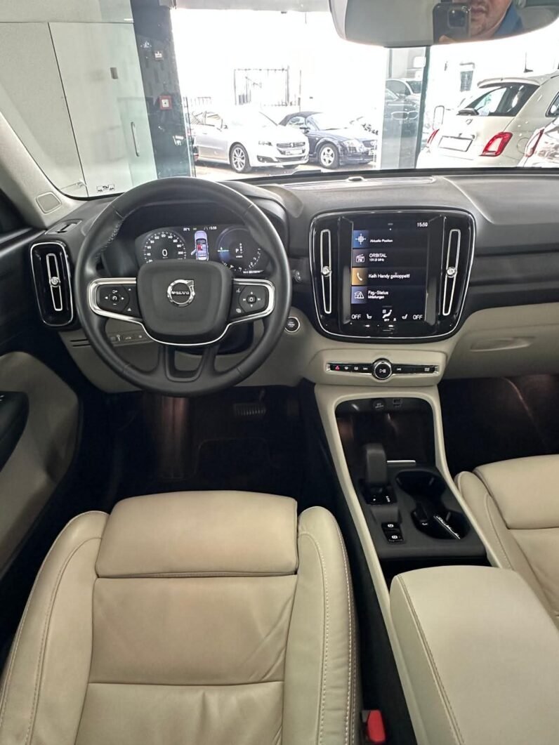
								VOLVO XZBW XC40 full									