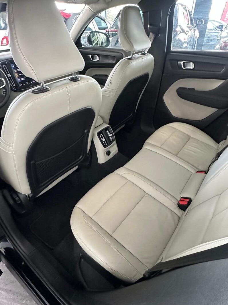 
								VOLVO XZBW XC40 full									
