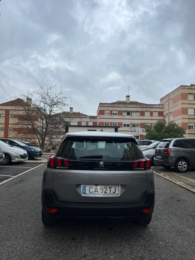 
								Peugeot 5008 Active full									