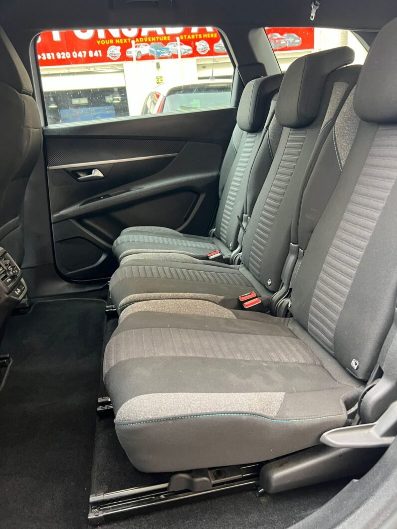 
								Peugeot 5008 Active full									