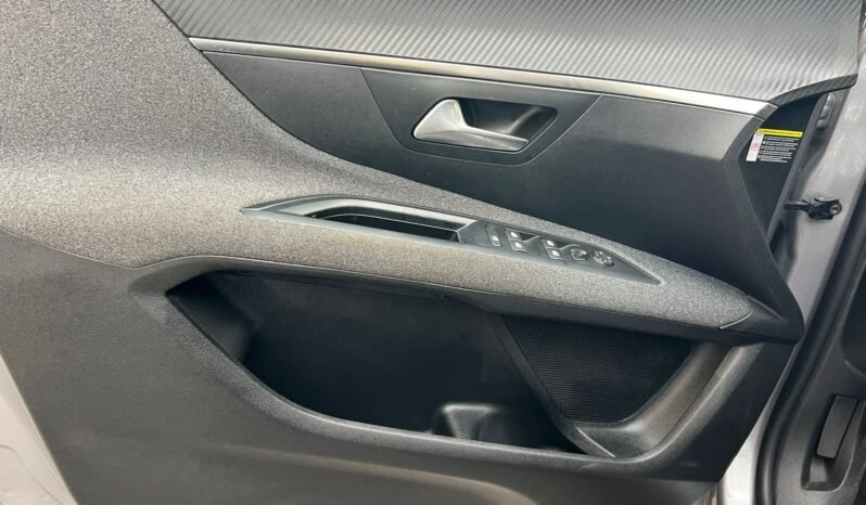 
								Peugeot 5008 Active full									