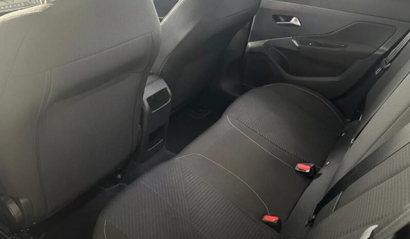 
								Peugeout 3008 Hybrid full									