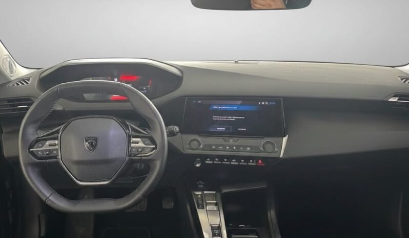 
								Peugeout 3008 Hybrid full									