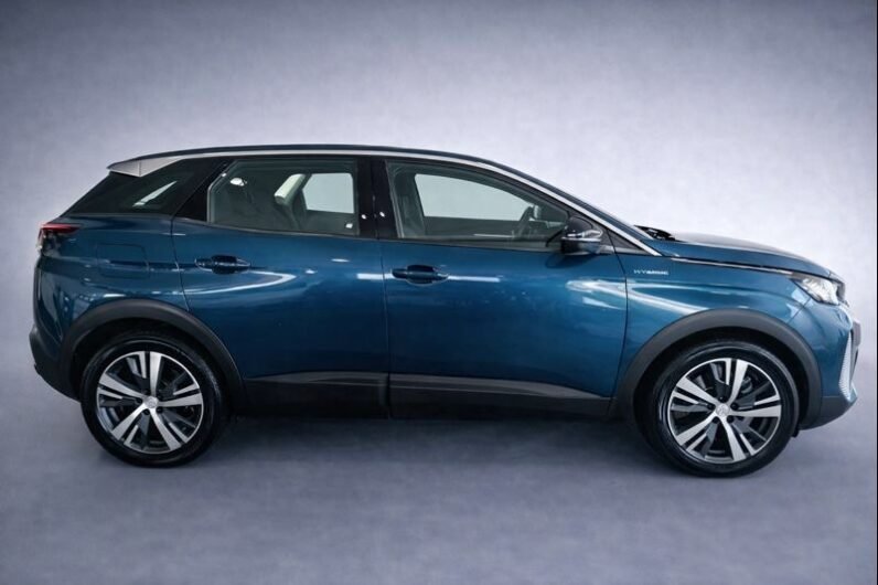 
								Peugeot 3008 Hybrid full									