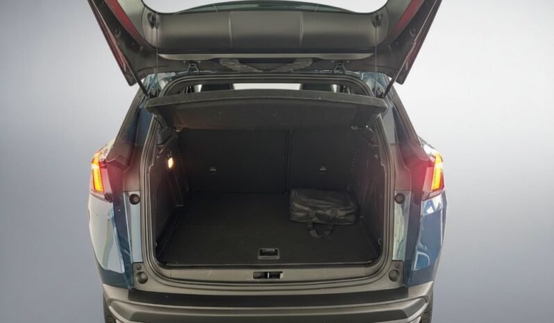 
								Peugeot 3008 Hybrid full									