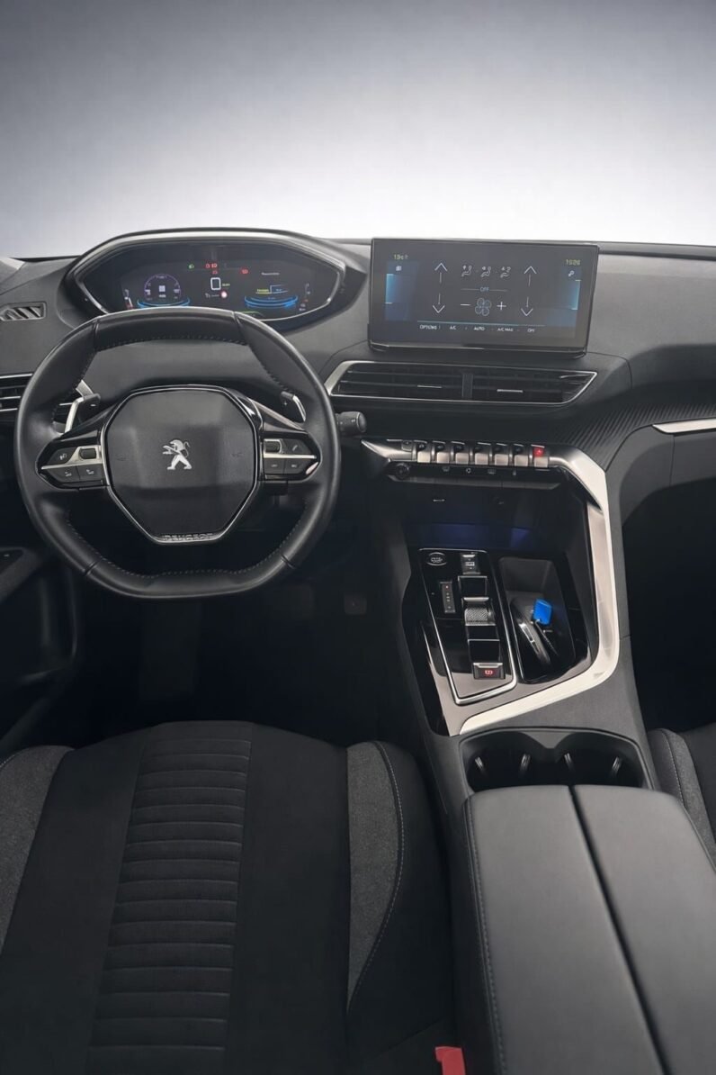 
								Peugeot 3008 Hybrid full									