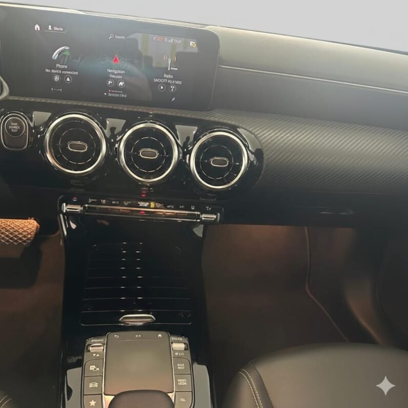 
								Mercedes A250 E full									