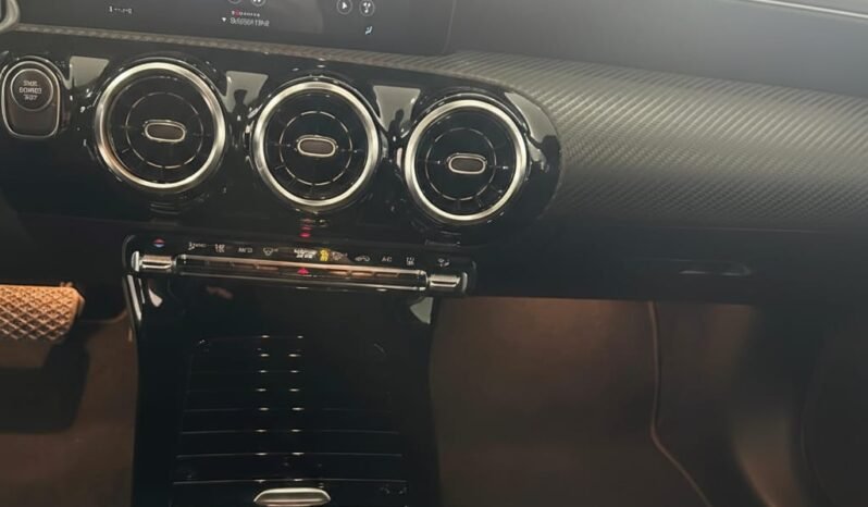 
								Mercedes A250 E full									