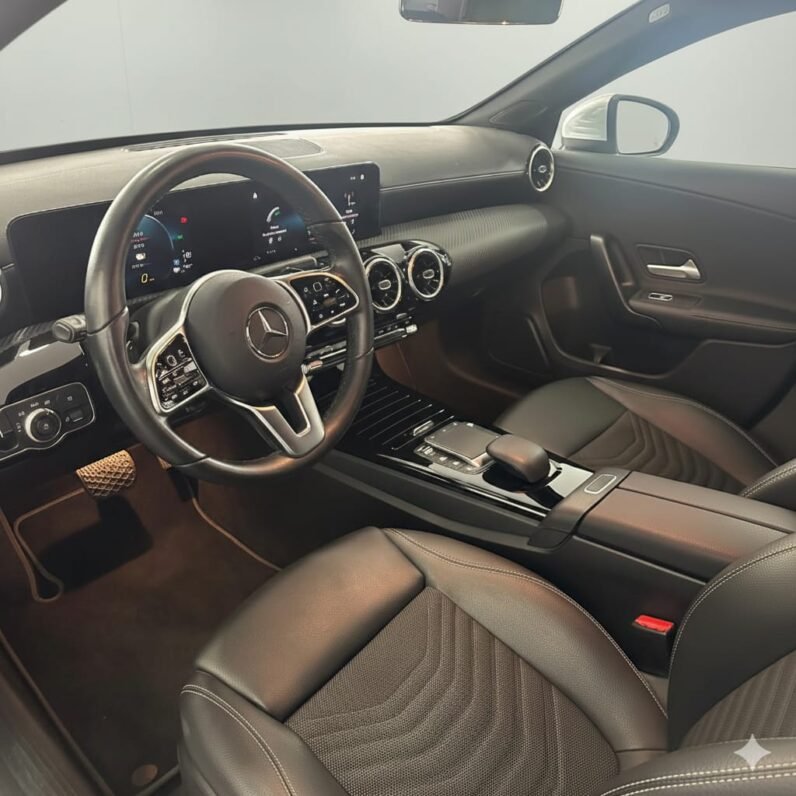 
								Mercedes A250 E full									