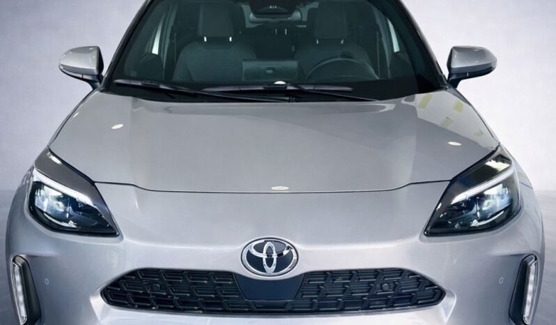 
								Toyota Yaris Cross full									