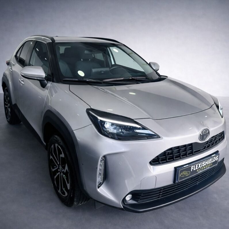 
								Toyota Yaris Cross full									