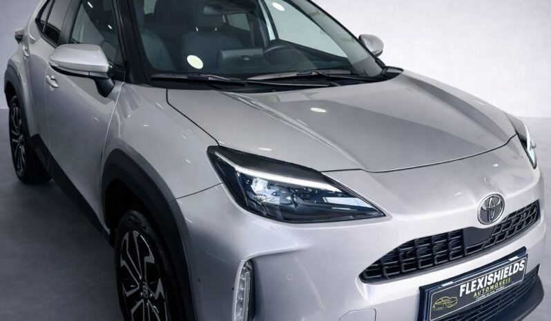 
								Toyota Yaris Cross full									