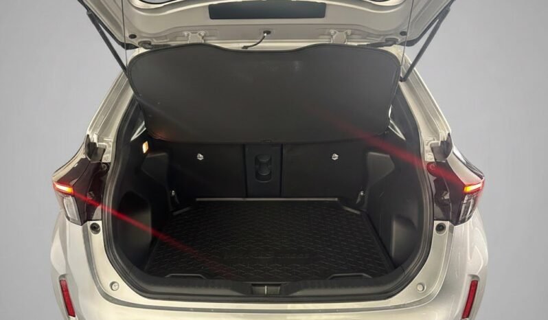 
								Toyota Yaris Cross full									