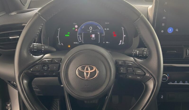 
								Toyota Yaris Cross full									