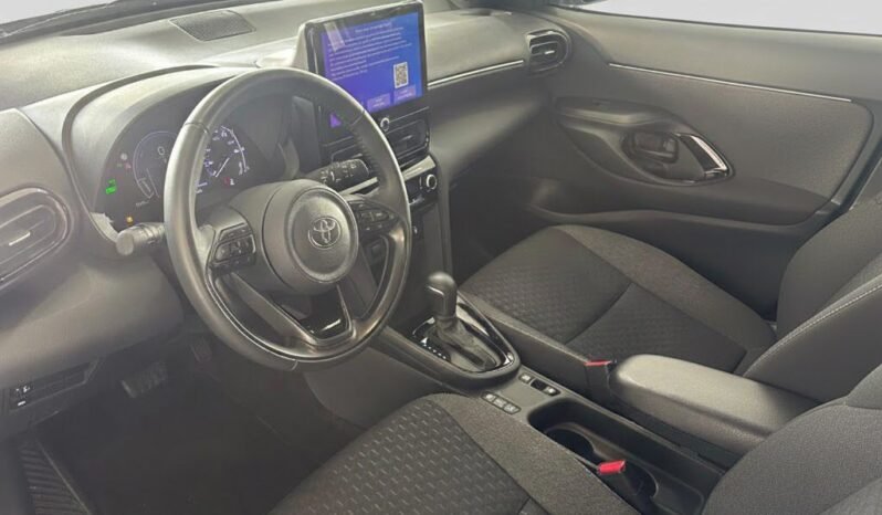 
								Toyota Yaris Cross full									