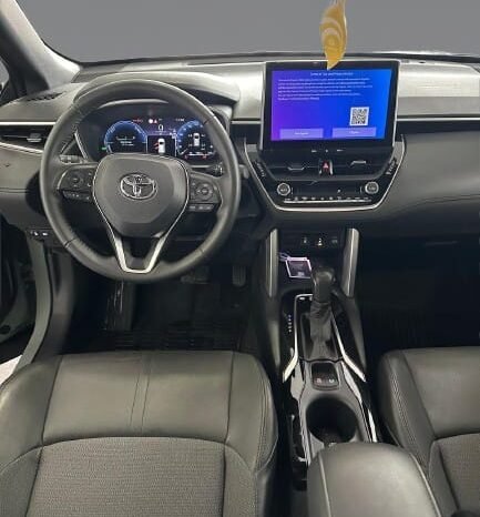 
								Toyota Corolla Cros full									